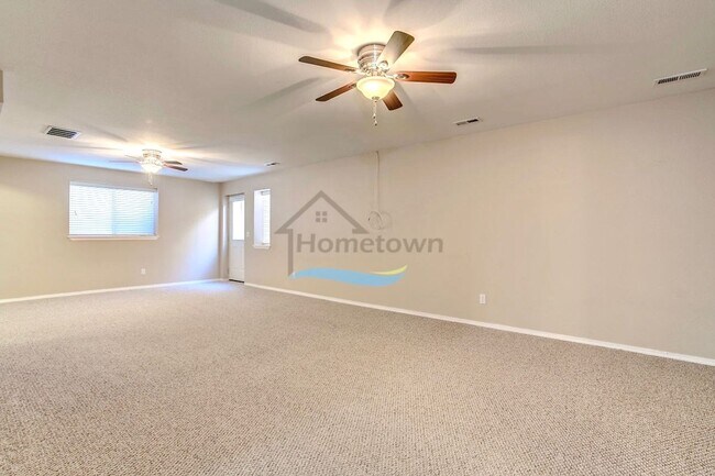 Building Photo - 5940 N Stafford Rd