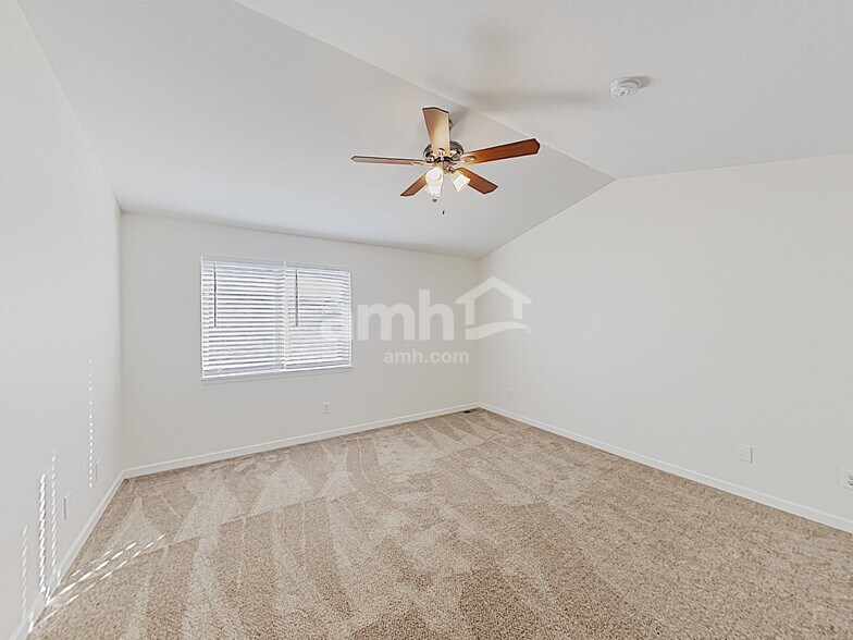 Building Photo - 11384 Kenton St