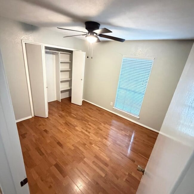 Building Photo - 1721 Brazoria Dr