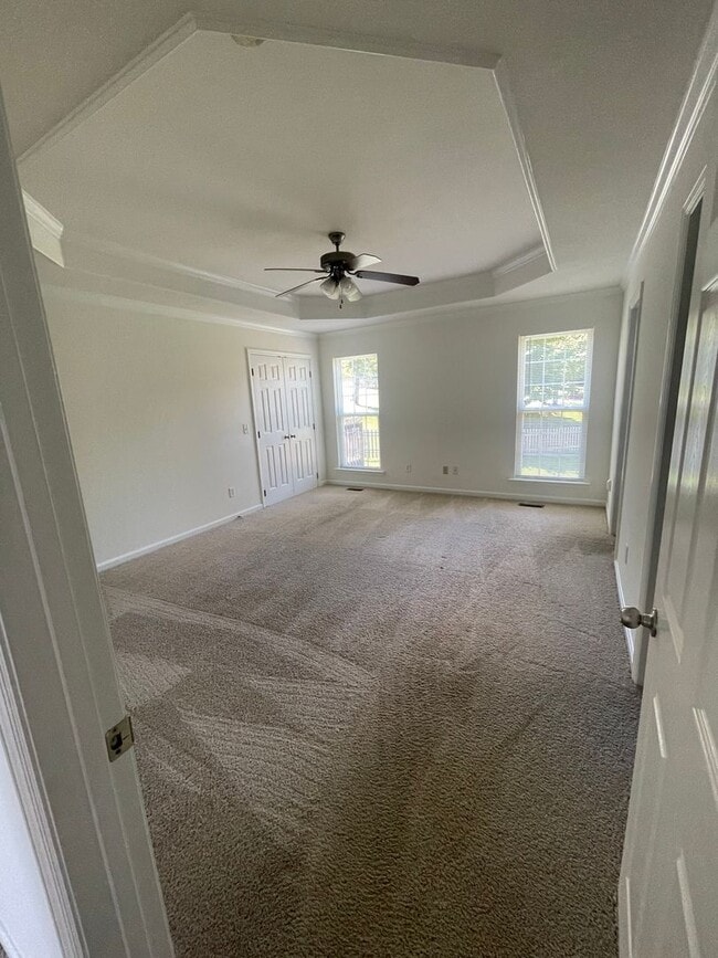 Building Photo - 520 Hatch Trail