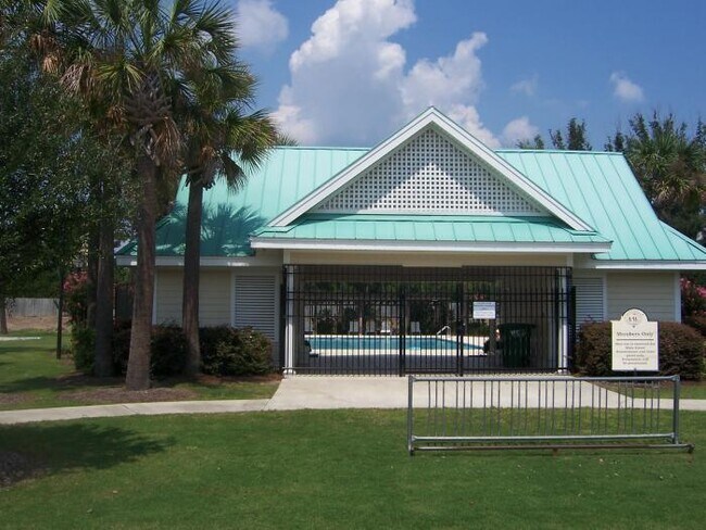 Building Photo - Available NOW