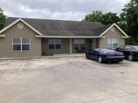 Building Photo - 203 Railroad St