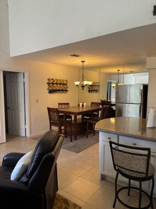 Building Photo - Two bedroom condo