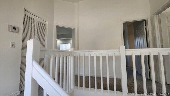 Building Photo - 271 Live Oak Ln