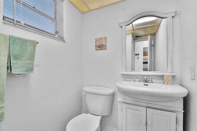 Building Photo - 3527 NE 168th St