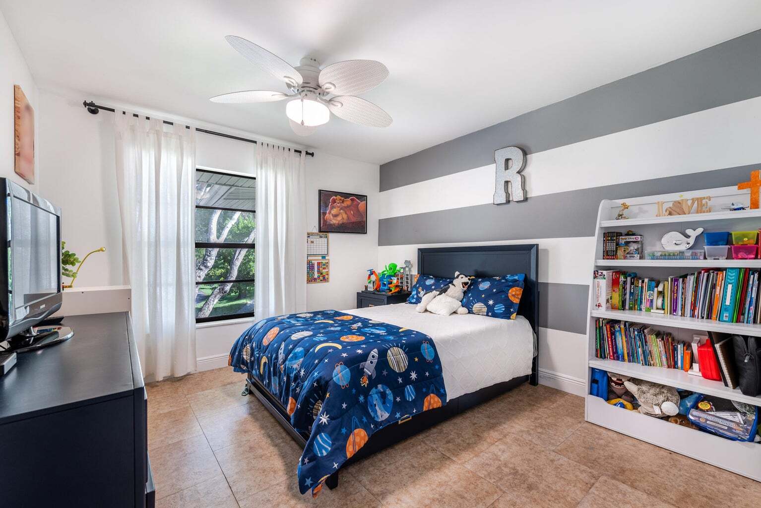 Building Photo - 9930 Pineapple Tree Dr