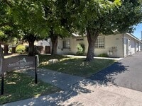 Building Photo - Siri Thorne 4-Plex
