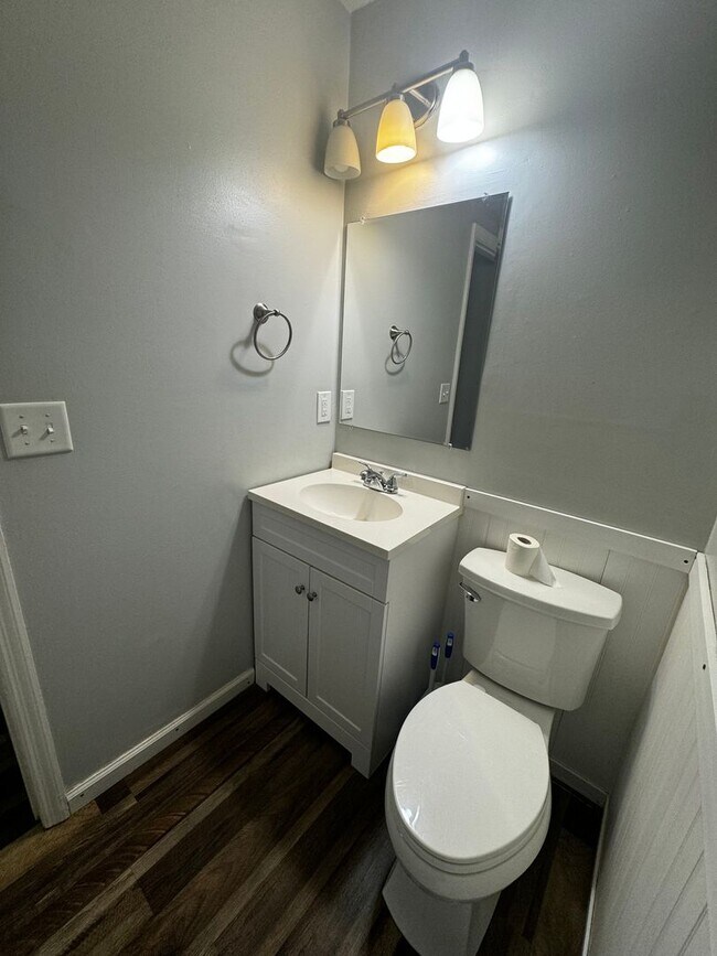 Building Photo - Updated Duplex in Ladson