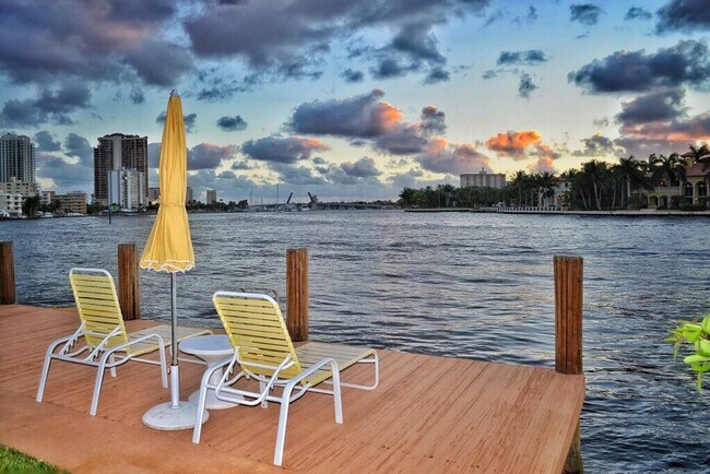 Building Photo - 2908 Bayshore Dr