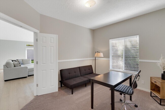 Building Photo - 11421 Desert Classic Ln NE