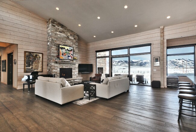 Building Photo - 5895 Dakota Trail