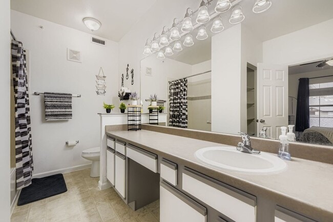 Building Photo - 7473 S Quail Cir