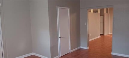 Building Photo - 4135 Hawthorne Ave