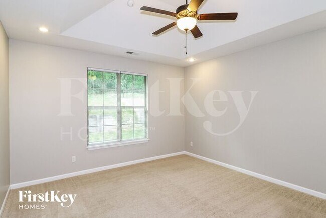 Building Photo - 25 Garden Springs Dr