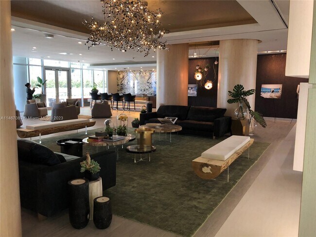 Building Photo - 488 NE 18th St