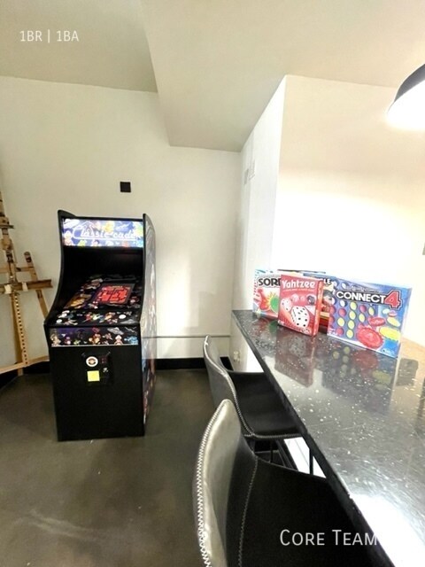 Building Photo - Renovated River Market Loft For Rent!