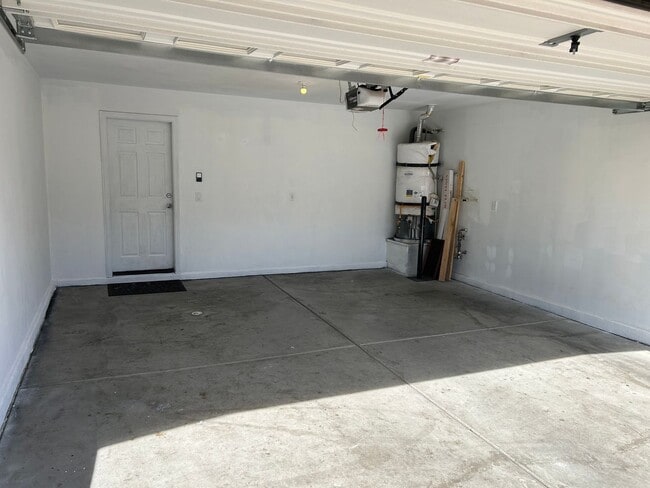 Building Photo - 3 Story Home Nestled in the Heart of Coronado Ranch