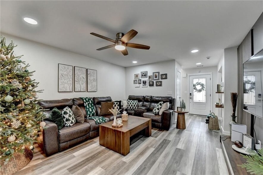 Building Photo - 4317 Holliday Rd