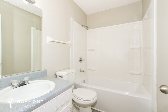 Building Photo - Captivating 3-Bedroom, 2-Bathroom