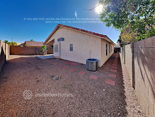 Building Photo - 9726 W Tonopah Dr