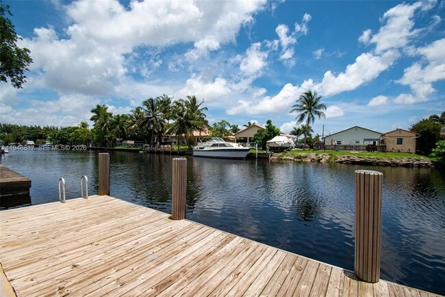 Building Photo - 4680 SW 35th Ave