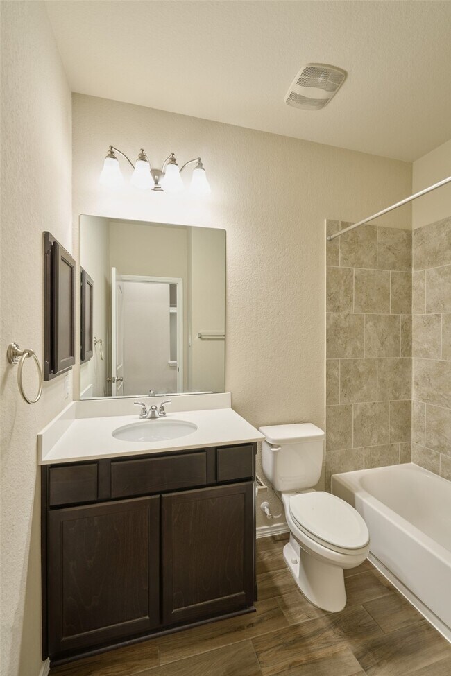 Building Photo - 103 Sunrise Haven Dr
