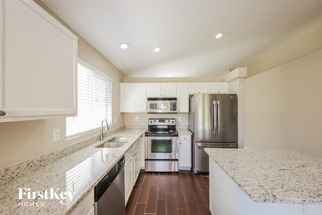 Building Photo - 4146 W Columbine Dr