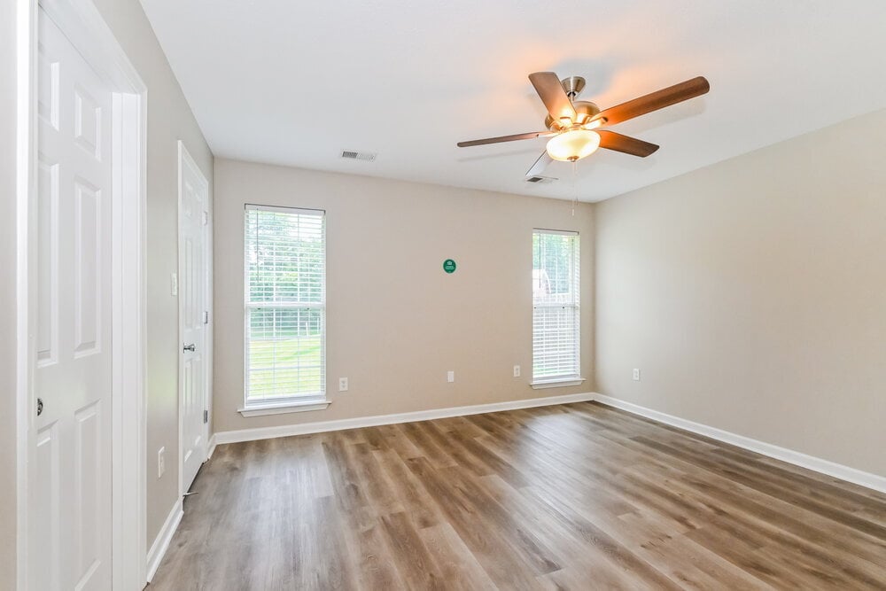 Building Photo - 1540 Madison Cove W