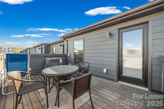 Building Photo - 424 Music Hall Wy