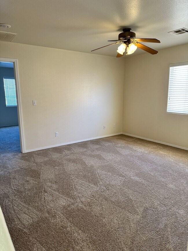 Building Photo - Beautiful 2bdm 2.5bth Home in South West Las Vegas!
