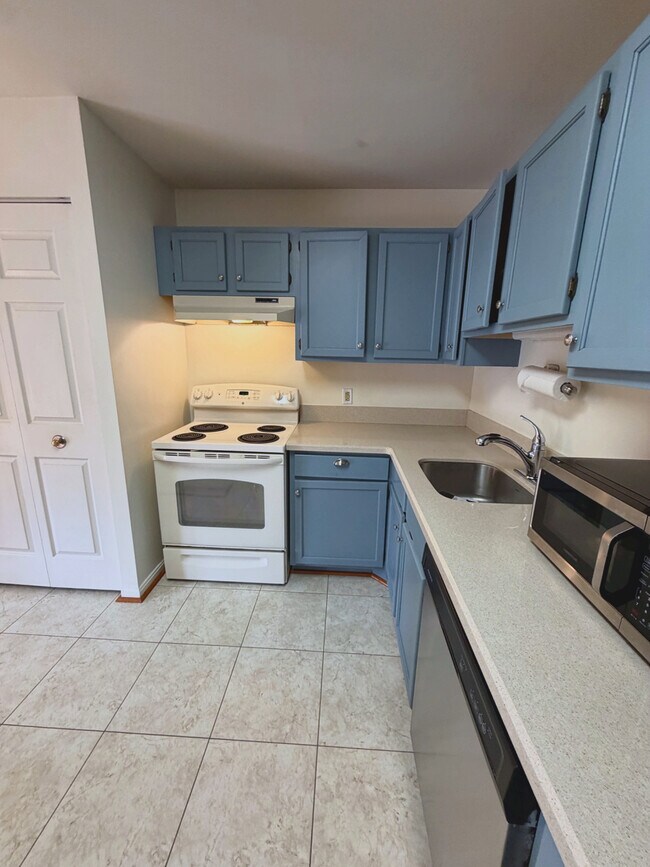 Building Photo - 3800 Meghan Dr