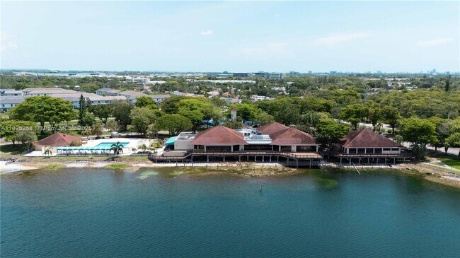 Building Photo - 110 Lake Emerald Dr