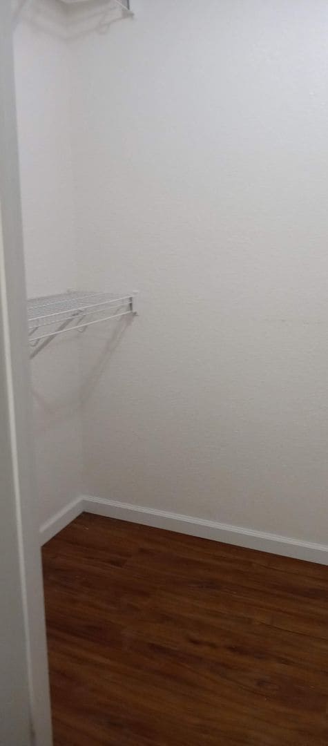 Building Photo - Affordable Home With Large Back Yard