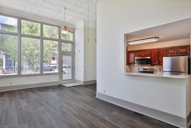 Building Photo - 3868 Shenandoah Ave