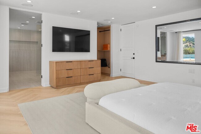 Building Photo - 9620 Highridge Dr