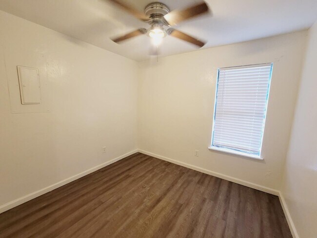 Building Photo - 3209 Hester Dr