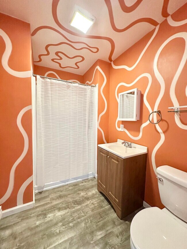 Building Photo - 270 8th St