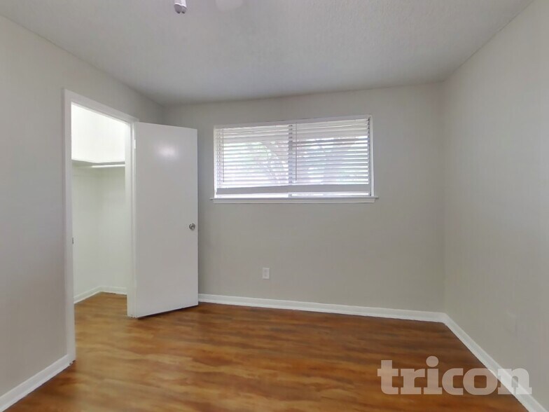 Building Photo - 13154 Winding Wood Dr