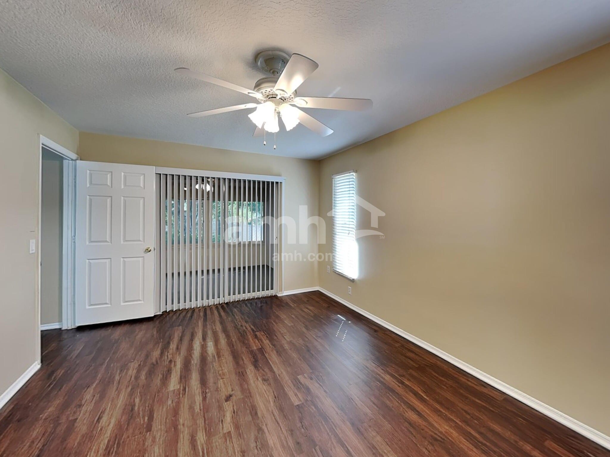 Building Photo - 3502 49th Ave E