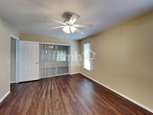 Building Photo - 3502 49th Ave E