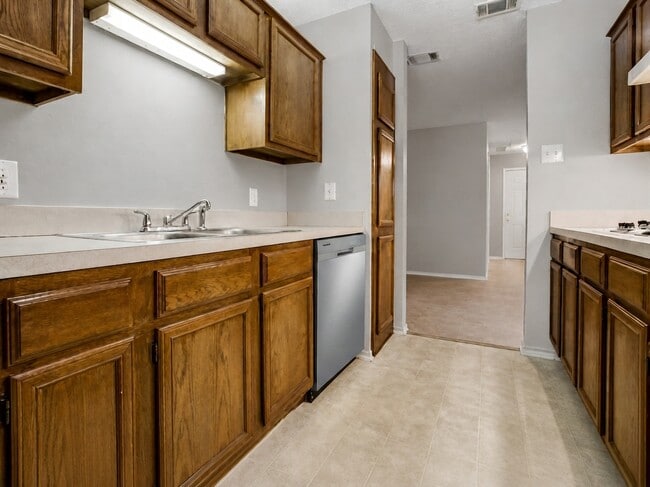 Building Photo - 9254 Forest Ln