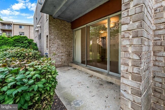 Building Photo - 3832 Bel Pre Rd