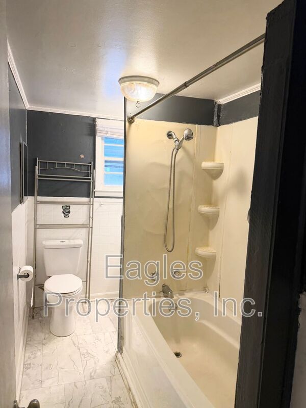 Building Photo - 411 Beale St