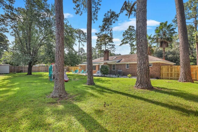 Building Photo - 402 Symons St