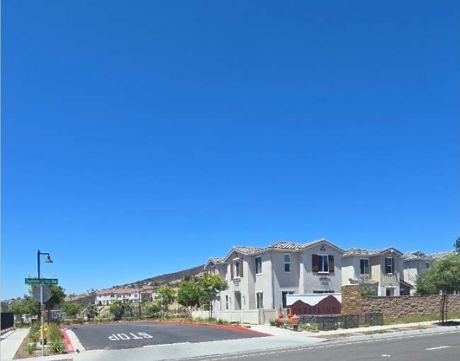 Building Photo - 2608 Nanza St