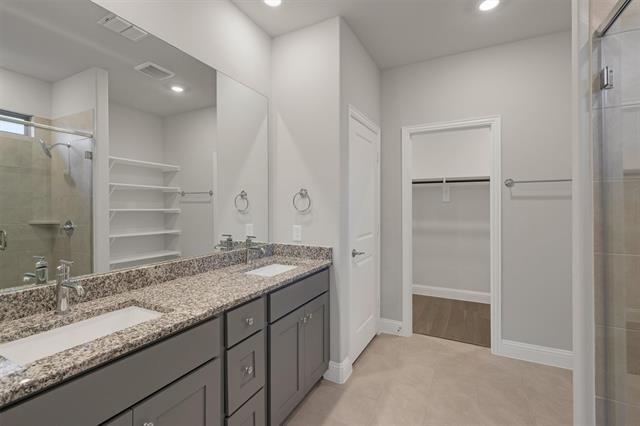 Building Photo - 3609 San Clemente Dr