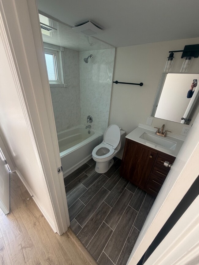 Building Photo - 6813 Wunderly Ct