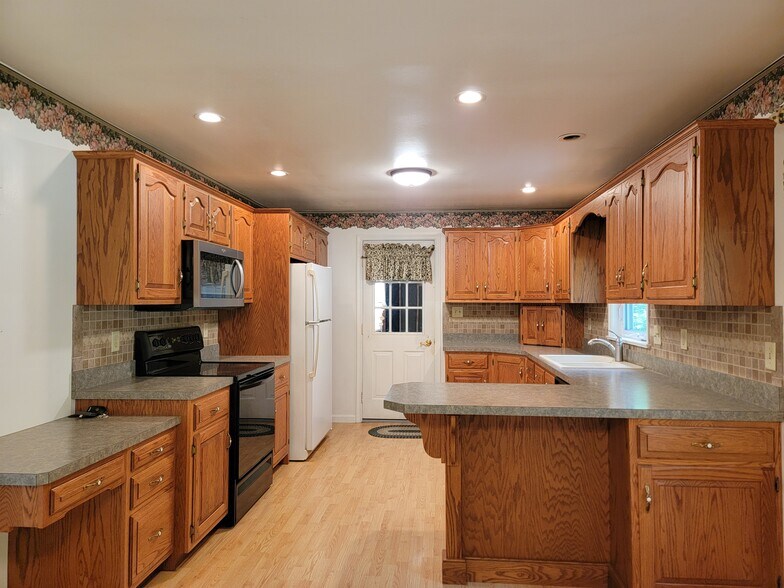 Building Photo - 1331 Woodland Cir