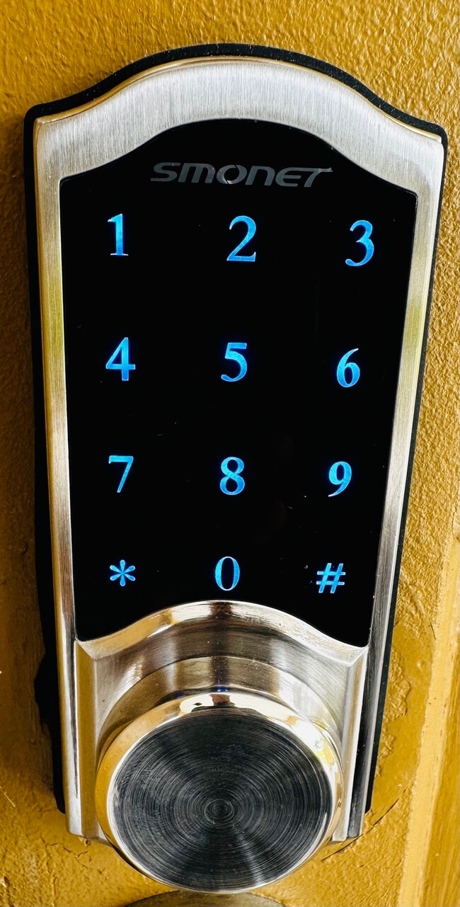 Building Photo - 8412 Westridge Dr