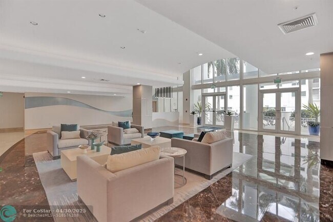 Building Photo - 715 Bayshore Dr